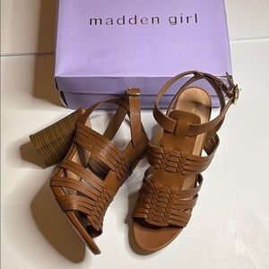 NEW Madden Girl Brown Strappy Summer Sandals REINE Women’s Size 9.5